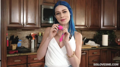 Blue haired stepsister Jewelz Blu fucks in the kitchen 