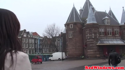 Real european tourist eats Amsterdam hooker's twat 