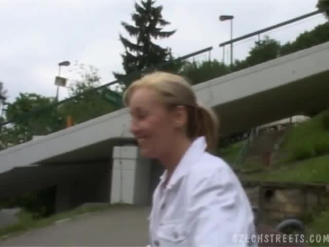 Blonde Tereza Gives Outdoor Blowjob Free Porn Videos | ePornHot.