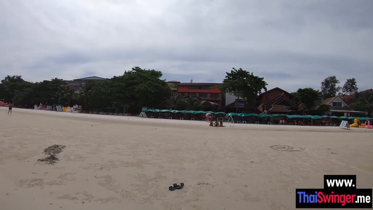 Thai girlfriend sucks dick after a day at the beach Free Porn Videos | ePornHot.