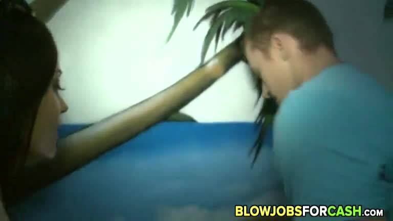 Amateur guy gets his dick sucked through the gloryhole Free Porn Videos | ePornHot.