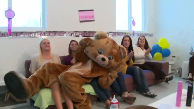 Sexy cfnm ladies sucking on a bear