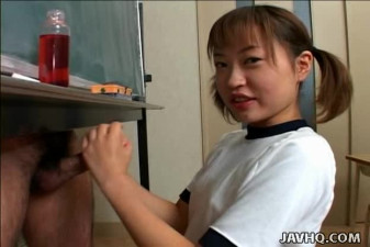 Sweet young  Itsuki Wakana learning handjob!