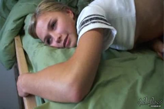 Horny Kasia fingering in dorm