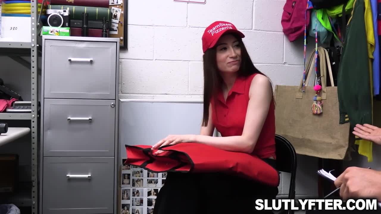 Pizza delivery girl gets fucked in the backroom Free Porn Videos | ePornHot.